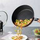 COOKER KING poêle à frire et wok polyvalent antiadhésif, petite sauteuse antiadhésive à fond plat, sans fumée d'huile, compatible gaz et induction, 28cm image 1