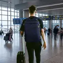 Sac à dos voyage 40L bagage à main avion, extensible 50x35x20cm sac cabine homme léger sac à dos voyage femme sac à dos scolaire, sac à dos cabine voyage travail professionnel, bleu, promotion Nouvel An, cadeau tendance image 5