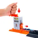 HOT WHEELS City Gorilla Repair Shop Play Set image 3