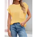 T-shirt en tricot vert militaire style vintage pour femme – Col rond, poche unique, manches courtes ; ample, épaules tombantes, coupe slimming pour l'été Jaune Taille S image 3