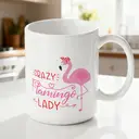 Alphynix 1 Mug blanc 33cl avec "VERRÜCKTE FLAMINGO-DAME" markantem Spruch & rosa Cartoon-Flamingo, verspieltes tropisches Weihnachts- oder Thanksgiving-Geschenk,Le cadeau de la saint-valentin, cadeau d’anniversaire image 1