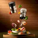 Bodum TWIN 2-in-1 Salt and Pepper Grinder - Black image 5