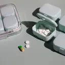 Boîte à Pilules GAONLY 4/6 Compartiments Modulable - Organiseur de Médicaments de Voyage 10 Jours, Boîte à Pilules Portable Étanche pour Vitamines, Oméga-3, Compléments, Bleu image 4