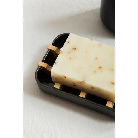 Maison by Premier Eco-Friendly Black Soap Dish, Removable Bamboo Insert Soap Tray, Modern Soap Case Holder, Bath Soap Holder