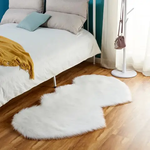 Faux Wool Double Heart Shaped Rug, 60x120cm White Plush Shaggy Runner, Soft Non-Slip Mat for Bedroom, Valentine's Decor, Wedding