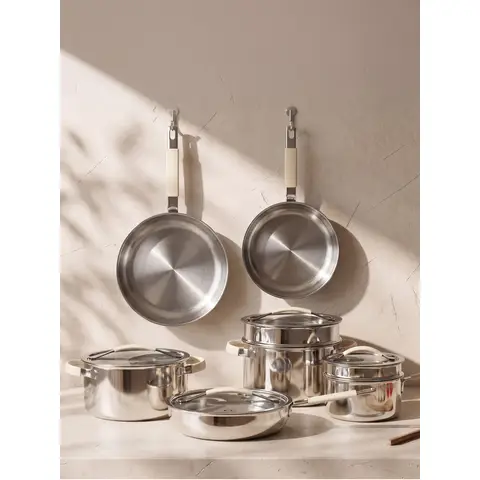 PURE COOK Tri-Ply 304 roestvrijstalen melk- en stoofpan met deksel stoominzet verwijderbare antiverbrandings siliconen handschoentjes spiegelglanzende buitenkant geborstelde binnenkant elegante metallic look keukenkookgerei huishouden geschikt voor alle kookplaten 18 cm 7 inch 2,5 qt enkel stuk inclusief deksel stoominzet verwijderbare antiverbrandings siliconen handschoentjes