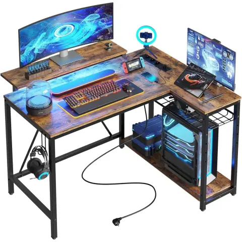 Bestier Gaming-Eckschreibtisch L-Form 106,5 cm - mit LED, Steckdosen, 2 Regale & Haken - Reversibler Computerschreibtisch für kleines Büro, Schlafzimmer & Gaming-Setup