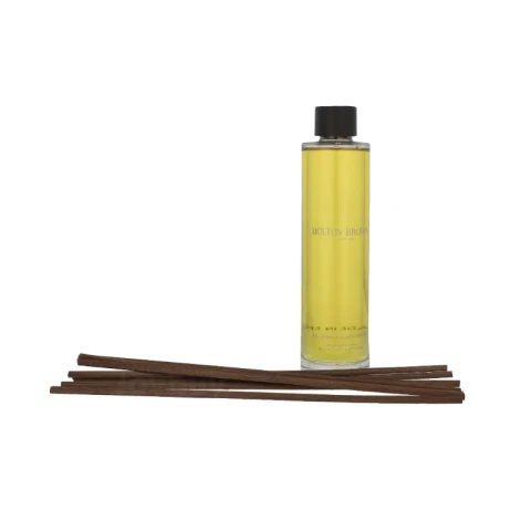 Molton Brown Re-Charge Black Pepper Aroma Reeds - Refill 150 ml
