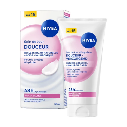 NIVEA Essentials Voedende Dagcrème - Gezichtscreme Droge huid - SPF 15 - Gezichtsverzorging Met natuurlijke amandelolie - 50 ml