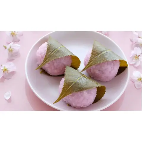 Kitakyu Sakura Mochi - Rice Cake with Cherry Leaf (6x50g) 300g