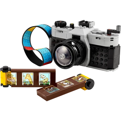Lego 31147 Creator Retro Camera in Dutch is "Lego 31147 Creator Retro Camera". 

However, if you want a more localized version, it would be "Lego 31147 Creator Retro Fotocamera".