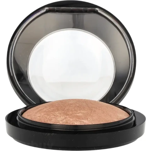 MAC Mineralize Skinfinish Natural 10 g - Soft And Gentle
