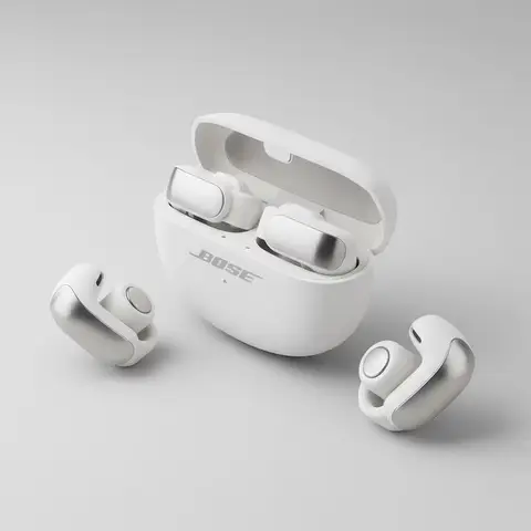 Bose ultra Open-Ear-Ohrhörer mit Bluetooth und OpenAudio-Technologie, Clip-On-Kopfhörer, kabellose Open-Ear-Ohrhörer, bis zu 48 Stunden Akkulaufzeit, weiß