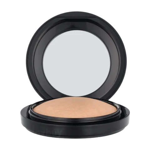 MAC Mineralize Skinfinish Natural 10 g - Medium Dark