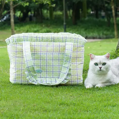 ZEZE Green Plaid Pet Backpack, Portable Breathable, Outdoor Travel Carrier for Cats Dogs