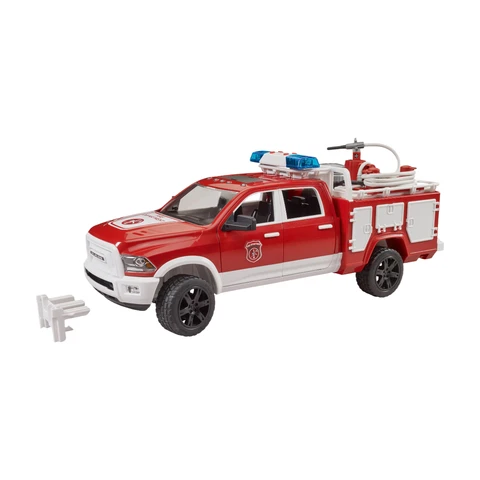 BRUDER 02544 - RAM 2500 Feuerwehreinsatzwagen mit Light & Sound Modul - 1:16 Maßstab Fahrzeug, Feuerwehrauto Spielzeug für Kinder ab 4 Jahren