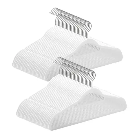 Ochama Plüsch-Samt Kleiderbügel, 50er-Set – rutschfeste Garderobenbügel mit Krawattenhalter und Rundum-Drehhaken, platzsparendes Design, 0,6 cm dick, 43,5 cm lang, für Hosen, Silber/Weiß