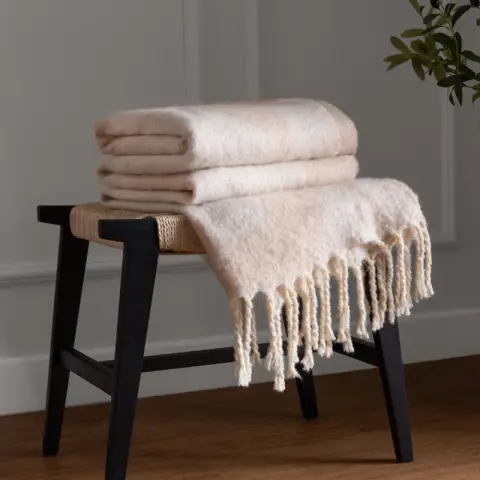 Hoem Throw Meta Marshmellow 130x180cm