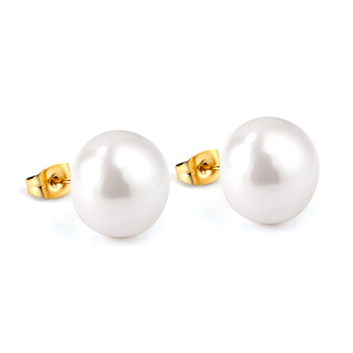 A set of two 14mm flat shell pearl stud earrings, one in gold tone and one in silver tone