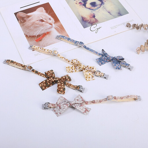 Meowmagic pet collar with bow