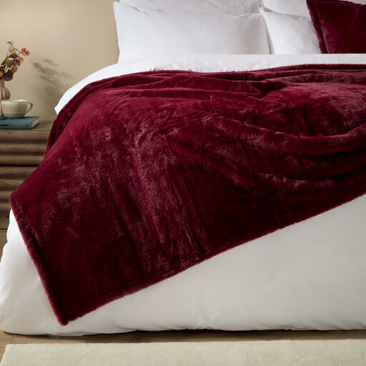Furn Throw Kallu Berry Red 130x180cm