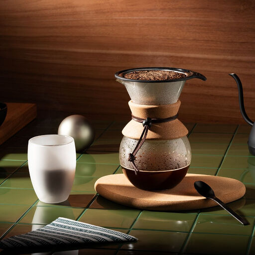 Bodum Pour Over Coffee Maker with Permanent Filter 1L