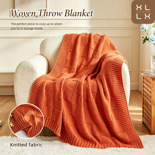 XLLX knitted blanket with checked pattern