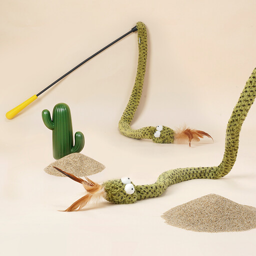 ZEZE Rattlesnake Sound Cat Teaser Wand on a white background