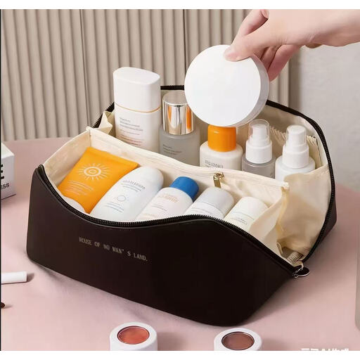 Makeup Bag Buying Guide: 4 Best Picks