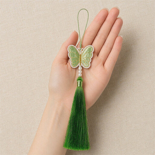 Pampille style chinois broderie papillon vert
