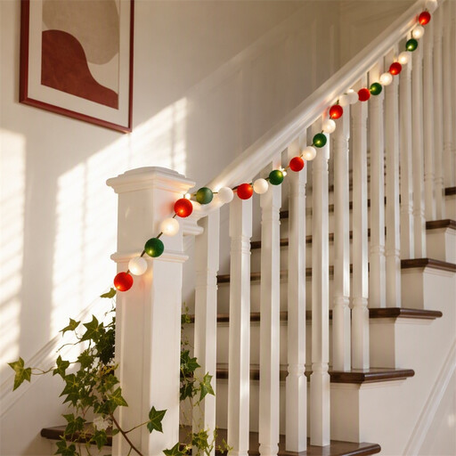 Huacan E-style - Christmas Flag with Hair Ball+Light String