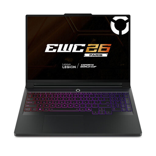 Lenovo Legion Pro 7 16IAX10H with RTX 5090